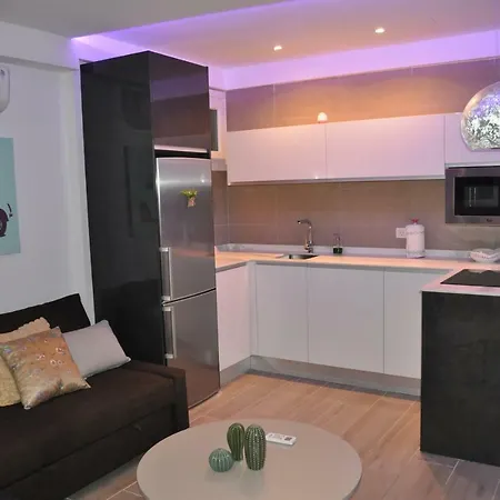 Premium Yumbo Wifi A/c Apartment *