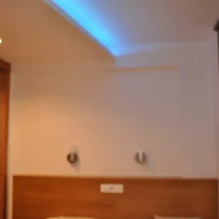 Premium Yumbo Wifi A/c Apartment *