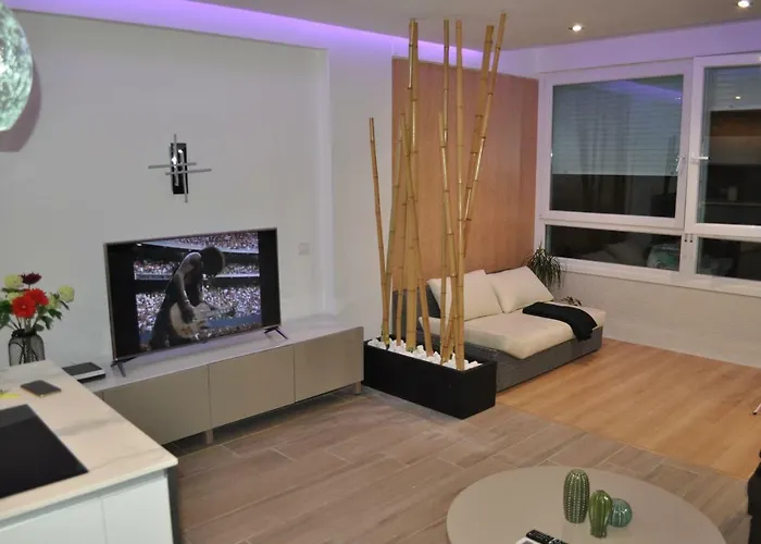 Premium Yumbo Wifi A/c Apartment