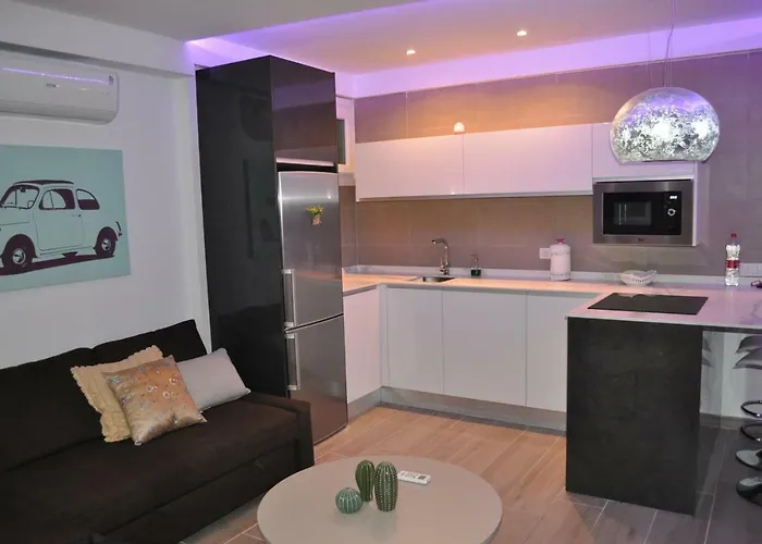 Premium Yumbo Wifi A/c Apartment *